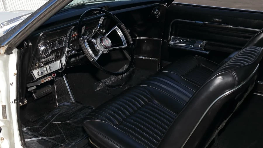 1966 Oldsmobile Toronado - Image 4 of 18