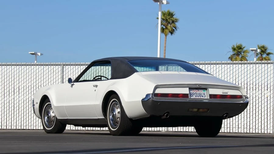 1966 Oldsmobile Toronado - Image 13 of 18
