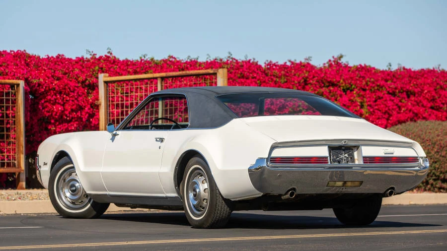 1966 Oldsmobile Toronado - Image 3 of 15