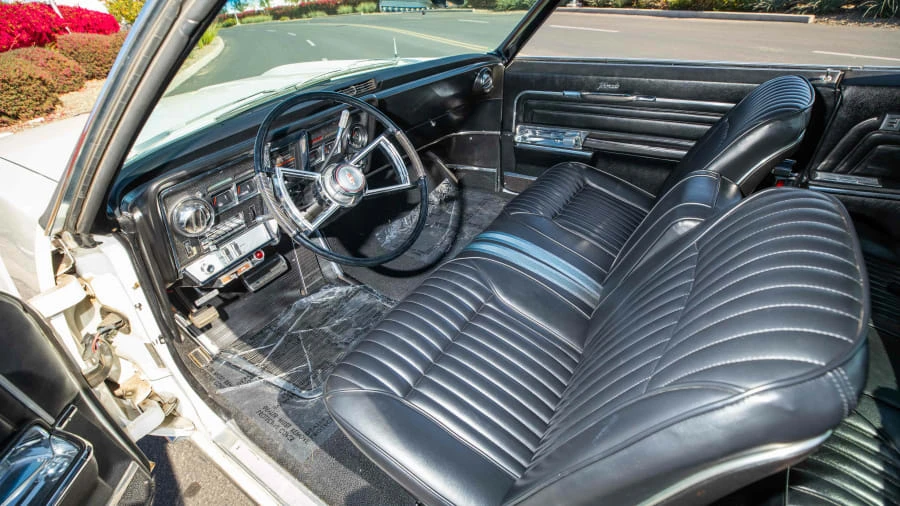 1966 Oldsmobile Toronado - Image 4 of 15