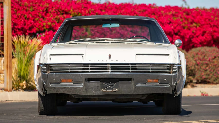 1966 Oldsmobile Toronado - Image 10 of 15