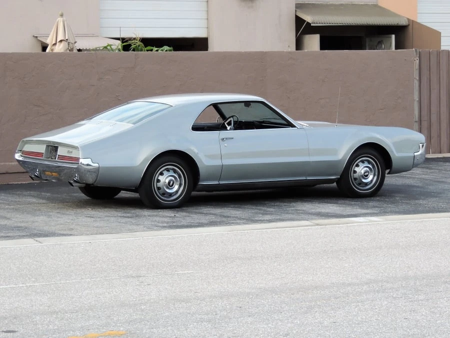 1966 Oldsmobile Toronado - Image 8 of 10