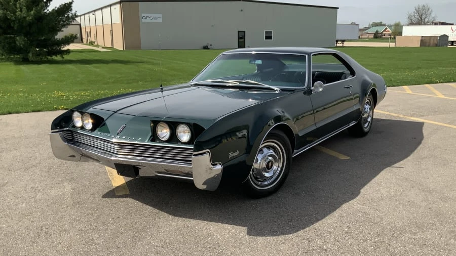 1966 Oldsmobile Toronado - Image 7 of 16