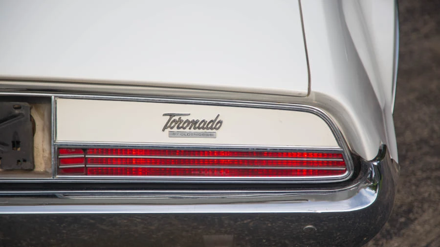 1966 Oldsmobile Toronado - Image 9 of 12