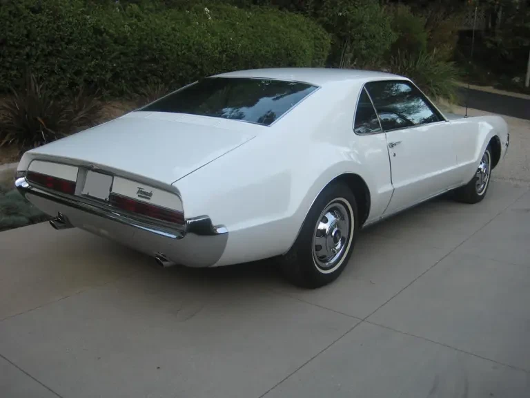 1966 Oldsmobile Toronado - Image 7 of 11