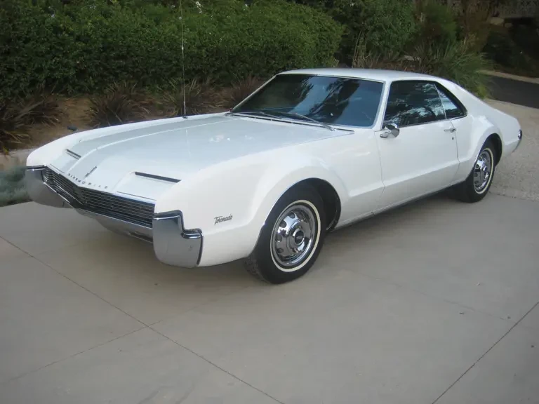 1966 Oldsmobile Toronado - Image 2 of 11