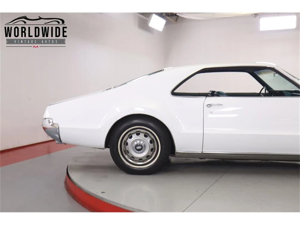 1966 Oldsmobile Toronado - Image 9 of 31