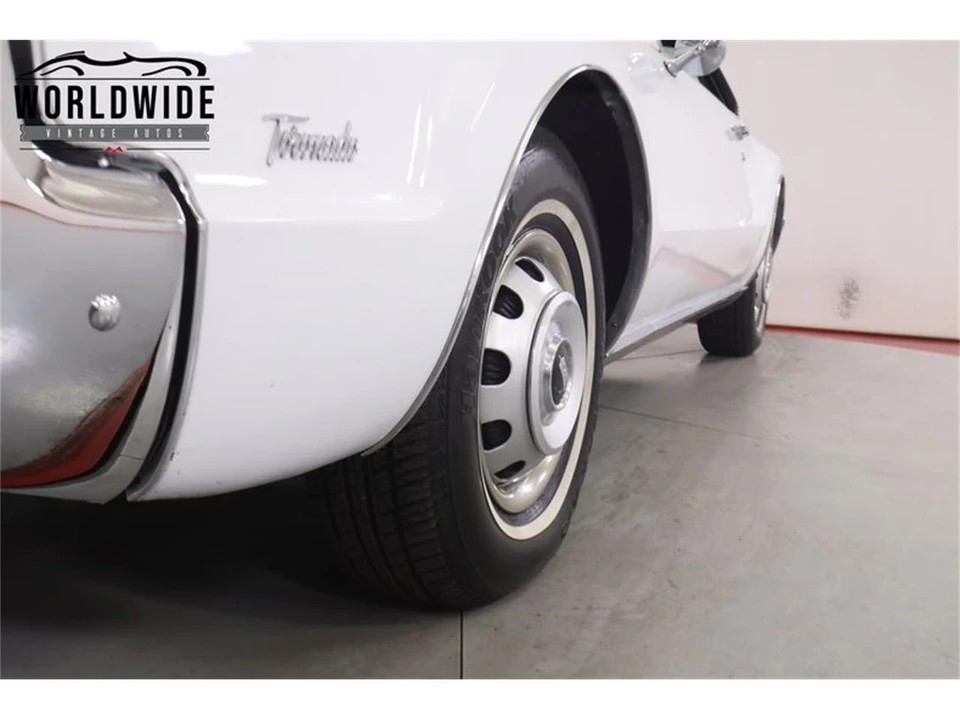 1966 Oldsmobile Toronado - Image 11 of 31