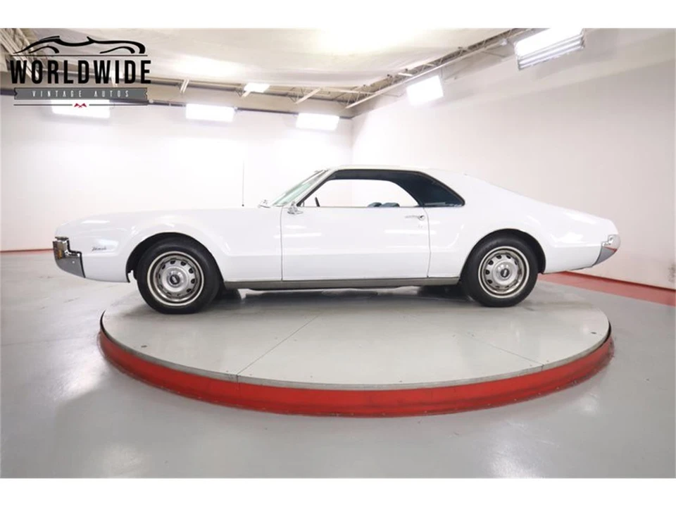1966 Oldsmobile Toronado - Image 3 of 31