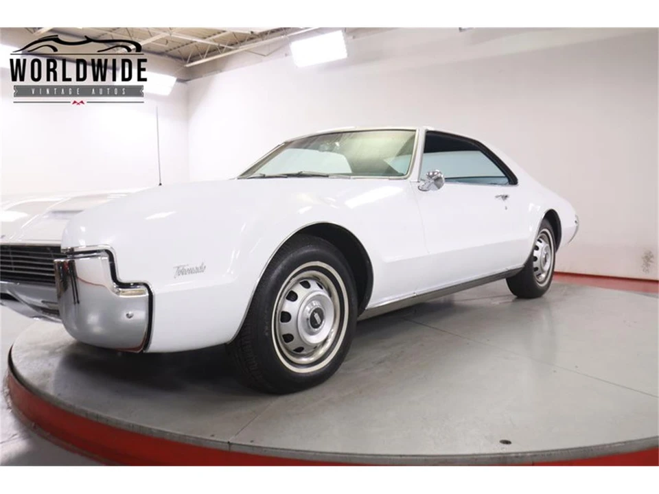 1966 Oldsmobile Toronado - Image 13 of 31