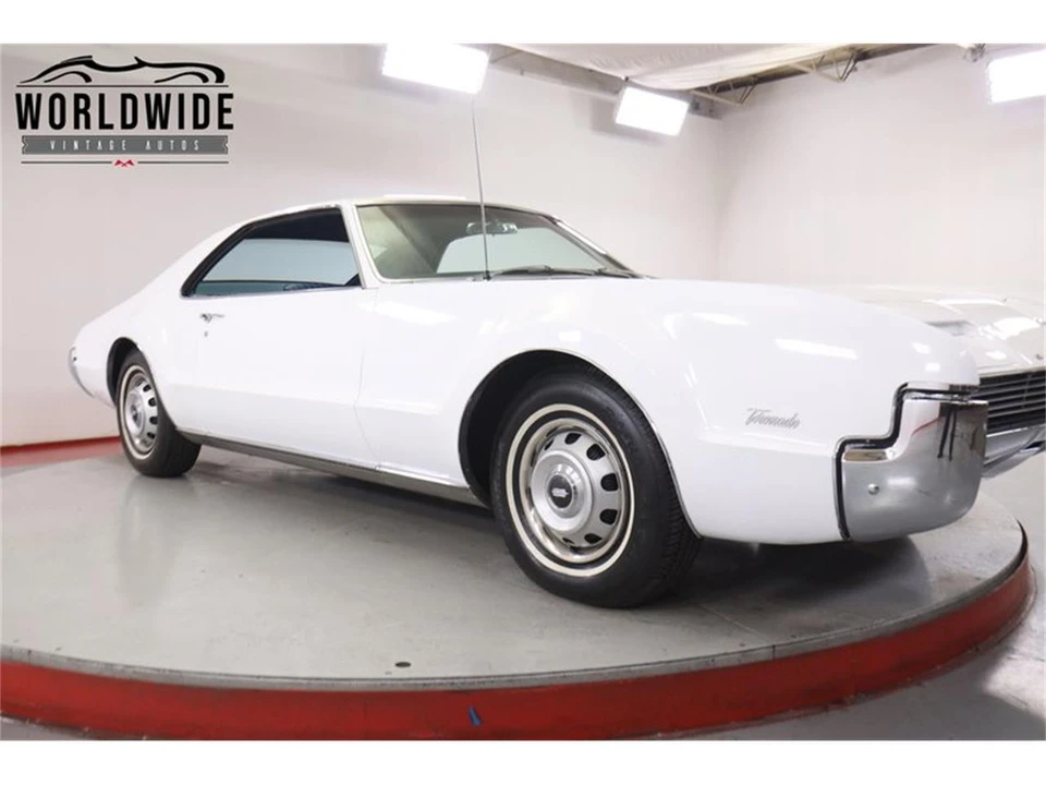 1966 Oldsmobile Toronado - Image 14 of 31