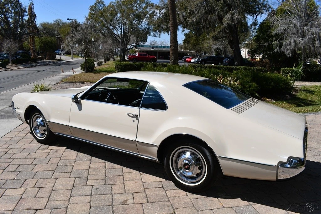 1966 Oldsmobile Toronado - Image 15 of 21