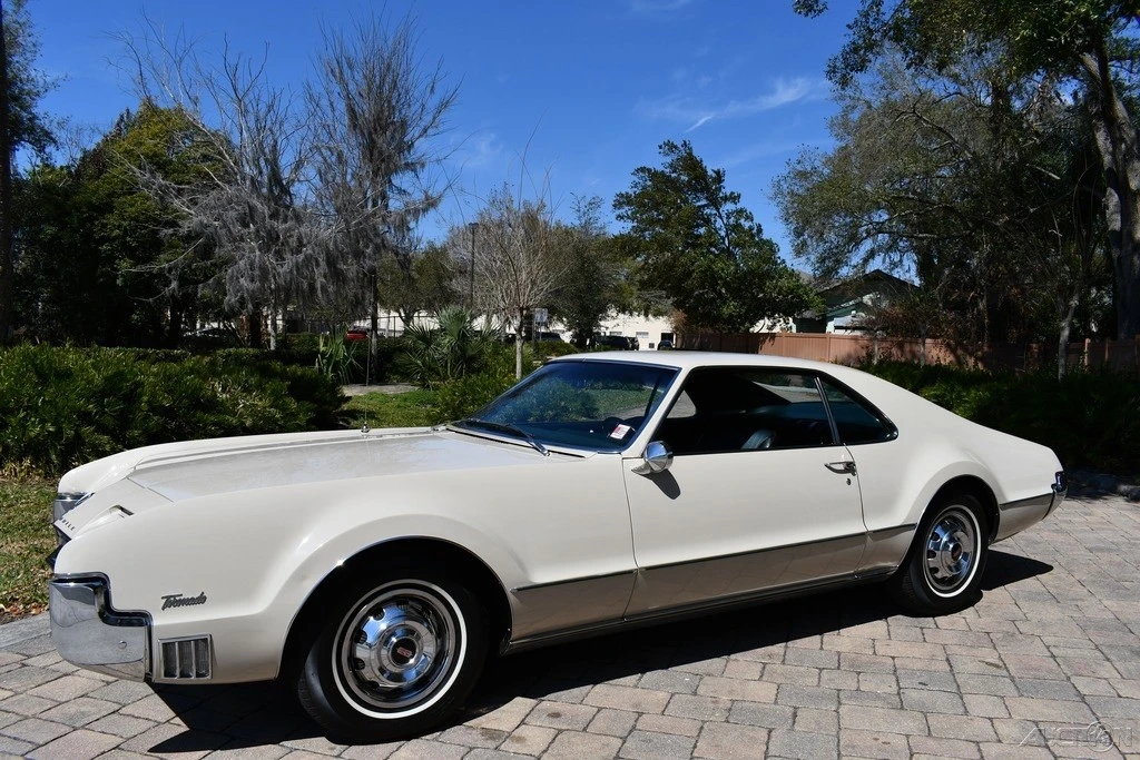 1966 Oldsmobile Toronado - Image 14 of 21