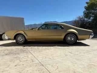 1966 Oldsmobile Toronado - Image 4 of 13