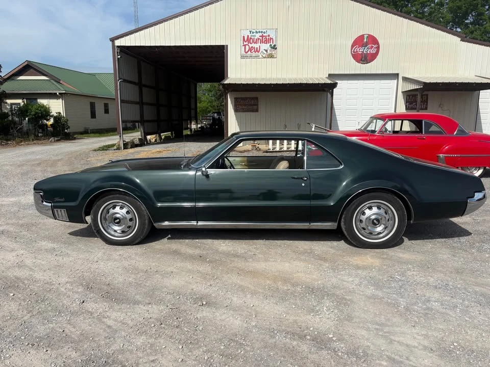 1966 Oldsmobile Toronado - Image 2 of 13