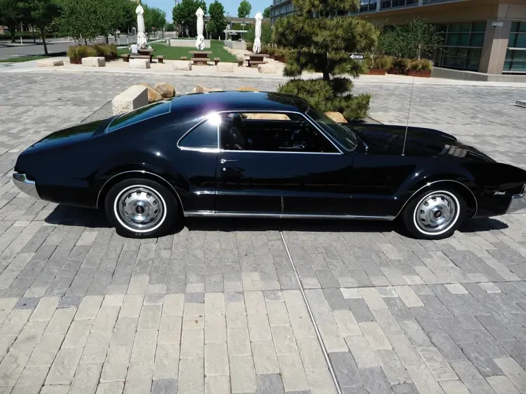 1966 Oldsmobile Toronado - Image 6 of 27