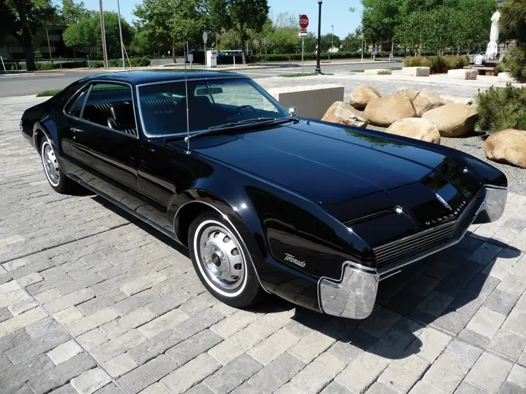 1966 Oldsmobile Toronado - Image 2 of 27