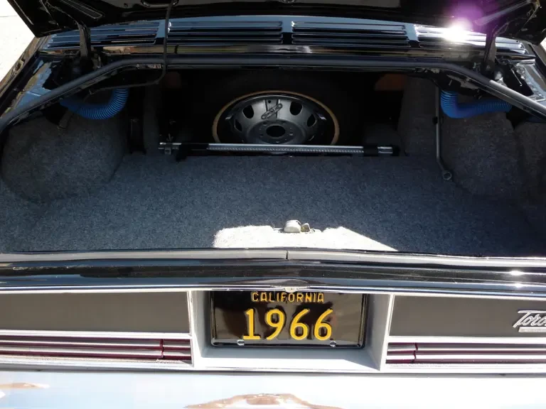 1966 Oldsmobile Toronado - Image 18 of 27