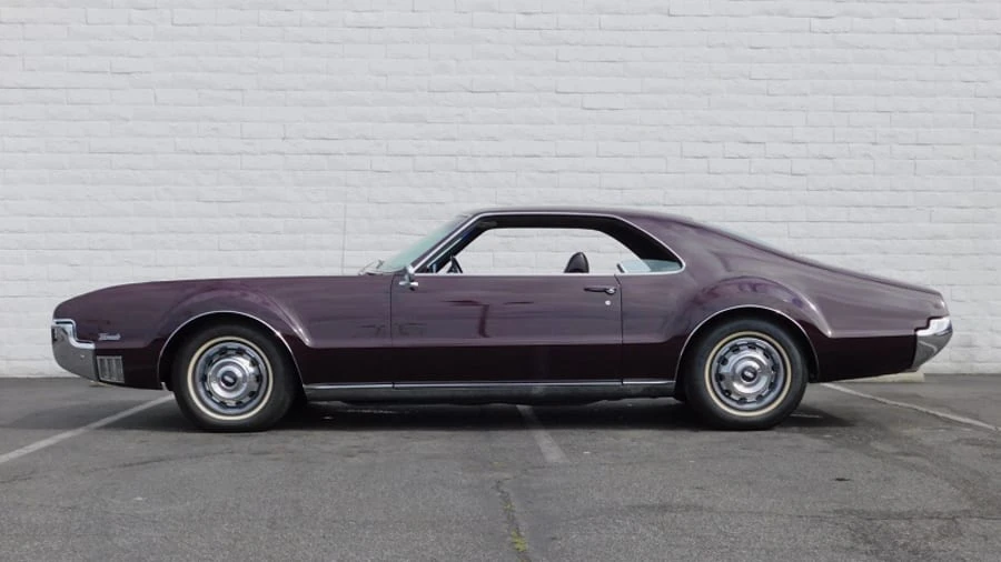1966 Oldsmobile Toronado - Image 2 of 12