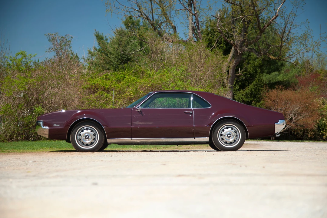 1966 Oldsmobile Toronado - Image 2 of 7