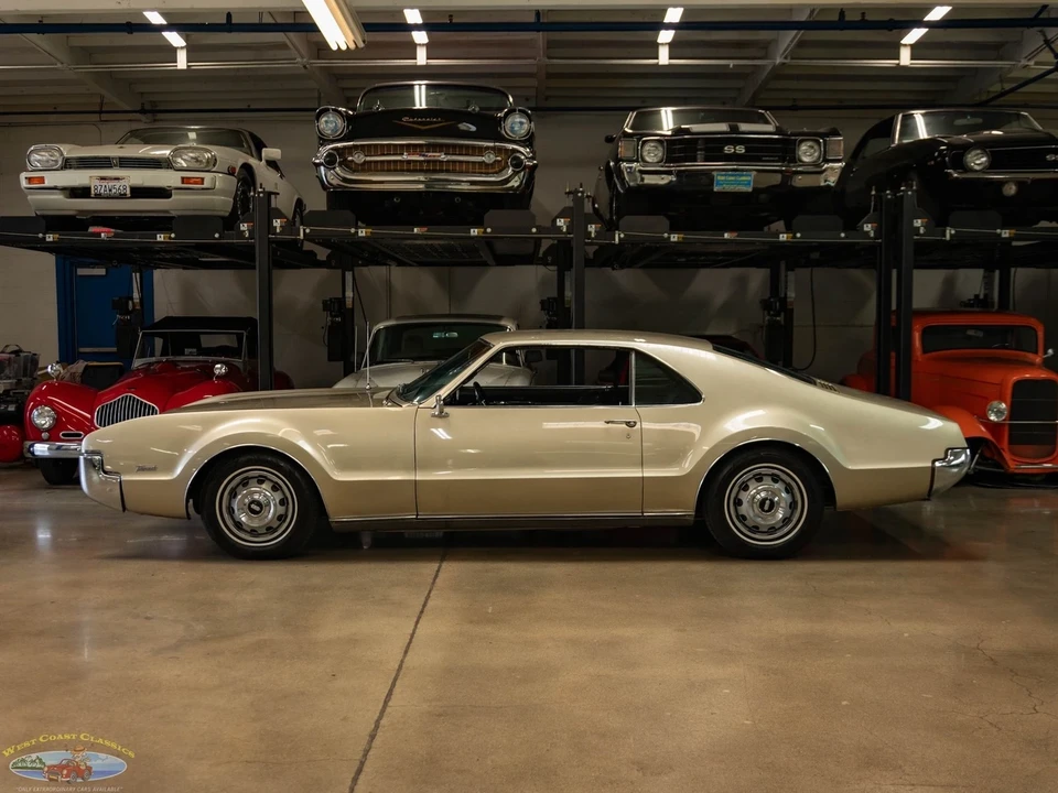 1966 Oldsmobile Toronado - Image 7 of 21