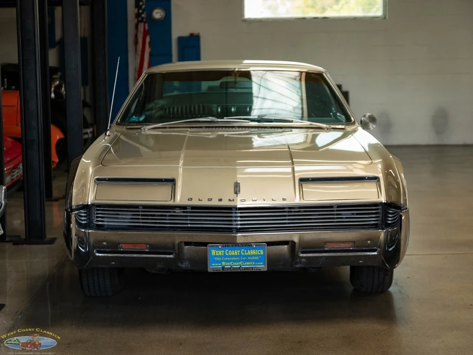 1966 Oldsmobile Toronado - Image 14 of 21
