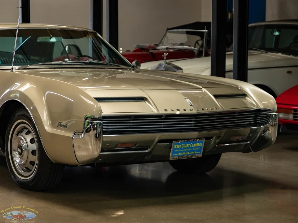1966 Oldsmobile Toronado - Image 13 of 21