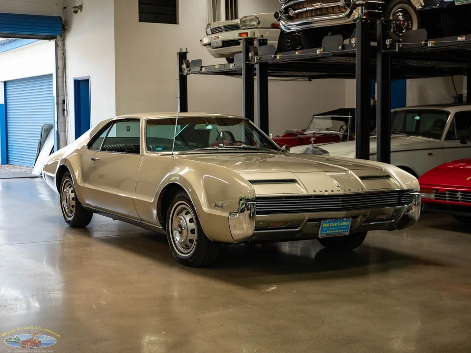 1966 Oldsmobile Toronado - Image 11 of 21