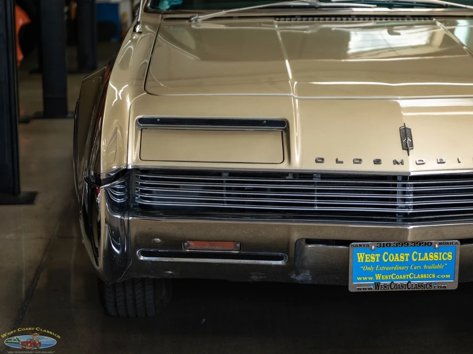 1966 Oldsmobile Toronado - Image 15 of 21