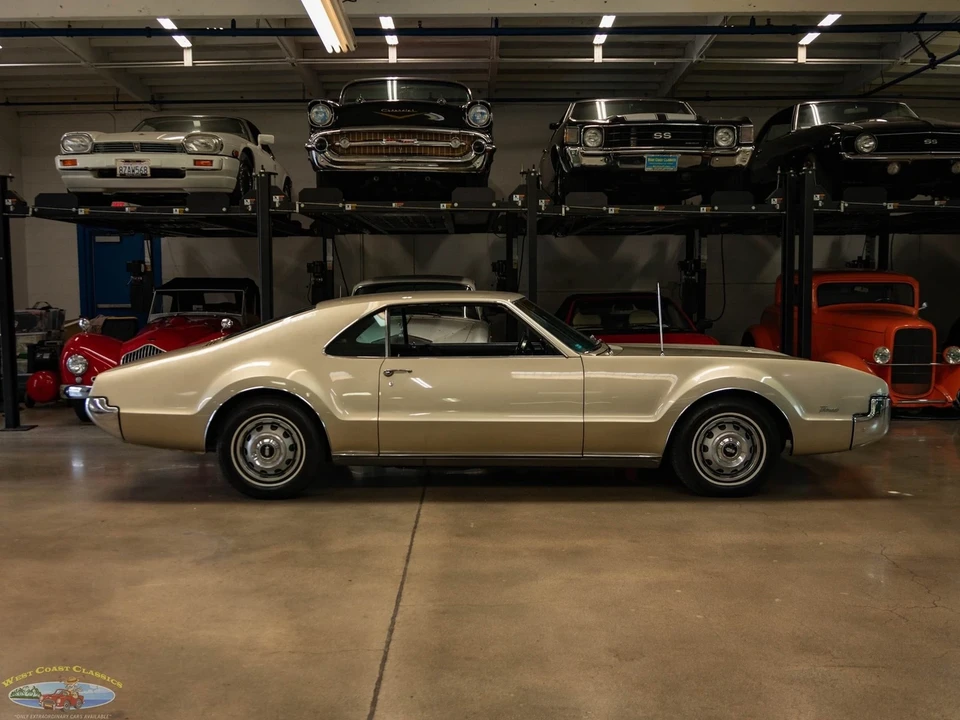 1966 Oldsmobile Toronado - Image 3 of 21