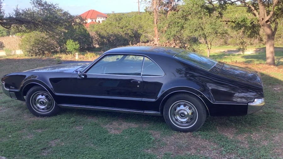 1966 Oldsmobile Toronado - Image 8 of 31
