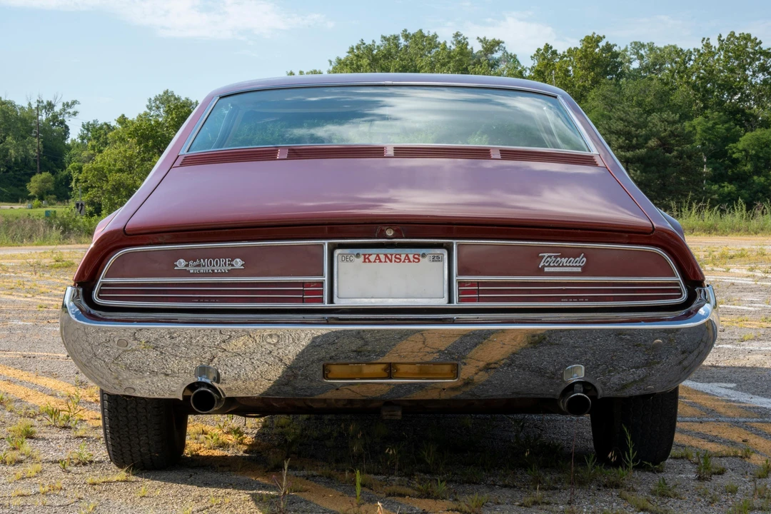 1966 Oldsmobile Toronado - Image 5 of 31