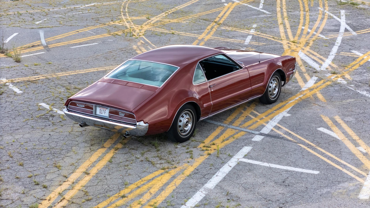 1966 Oldsmobile Toronado - Image 15 of 31