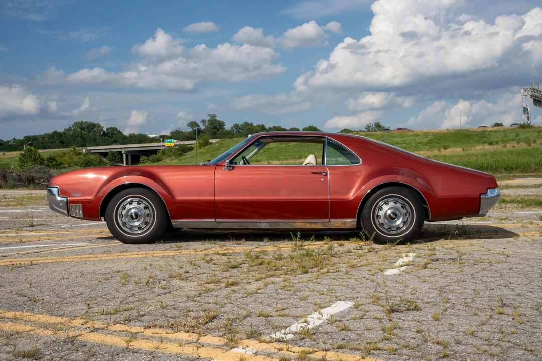1966 Oldsmobile Toronado - Image 11 of 31