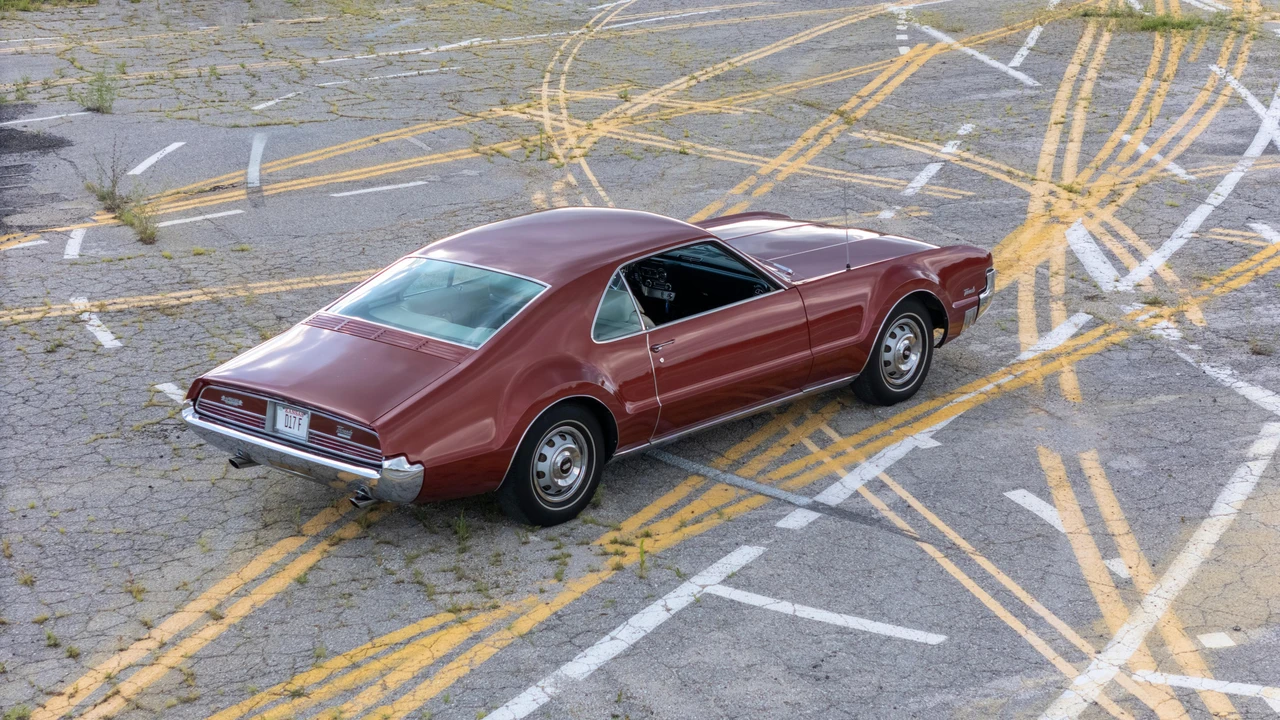 1966 Oldsmobile Toronado - Image 16 of 31