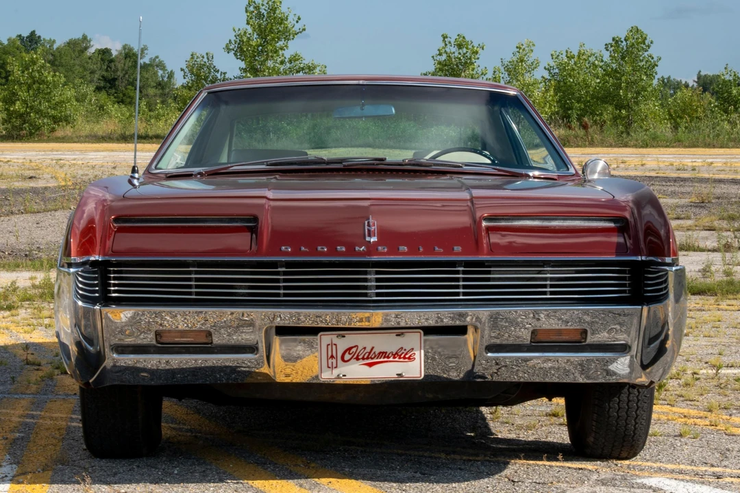 1966 Oldsmobile Toronado - Image 2 of 31