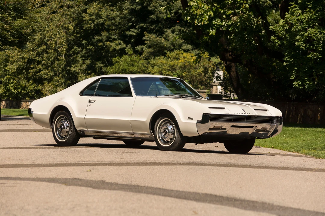 1966 Oldsmobile Toronado - Image 3 of 31