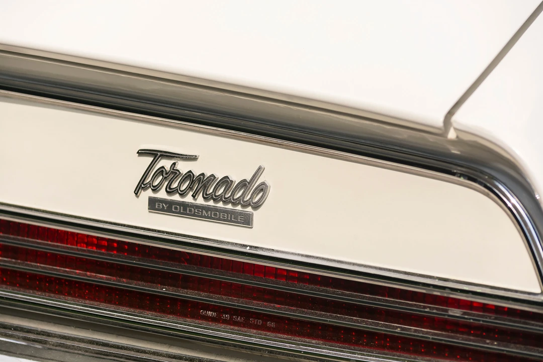 1966 Oldsmobile Toronado - Image 23 of 31