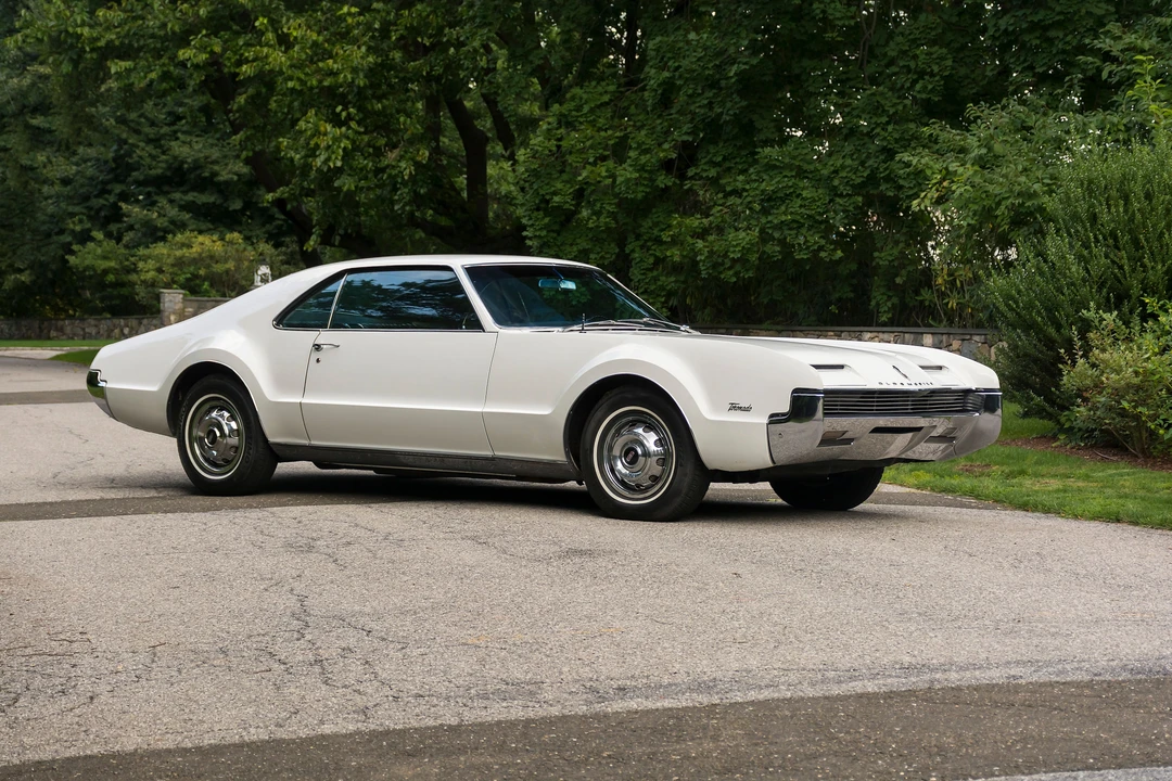 1966 Oldsmobile Toronado - Image 6 of 31