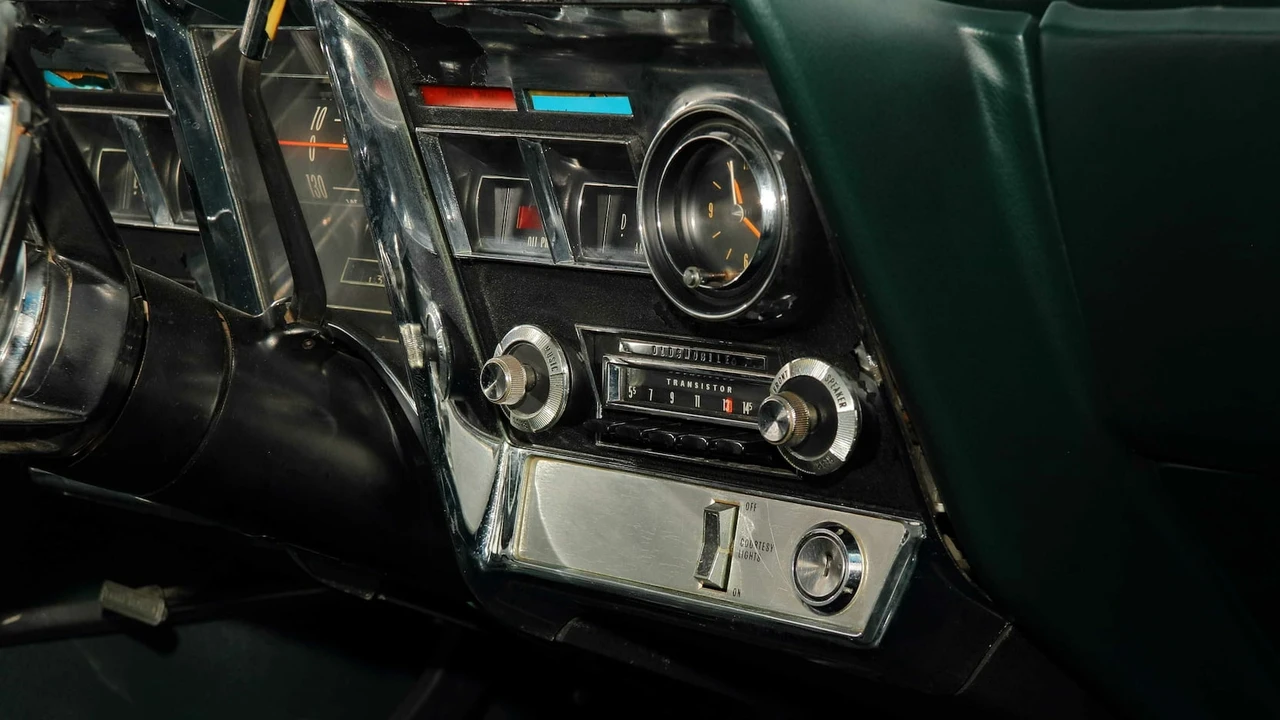 1966 Oldsmobile Toronado - Image 11 of 20