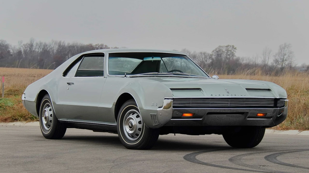 1966 Oldsmobile Toronado - Image 12 of 20
