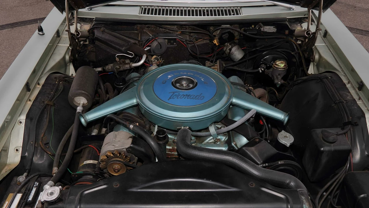 1966 Oldsmobile Toronado - Image 13 of 20