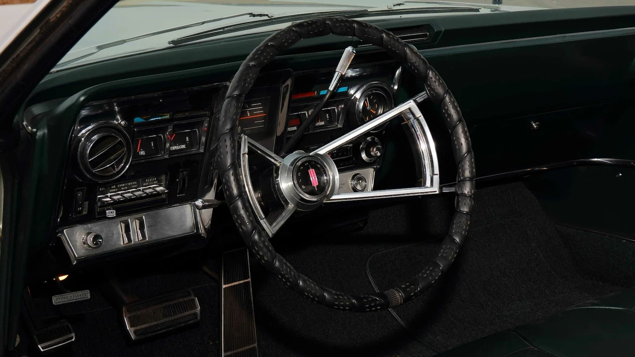 1966 Oldsmobile Toronado - Image 16 of 20
