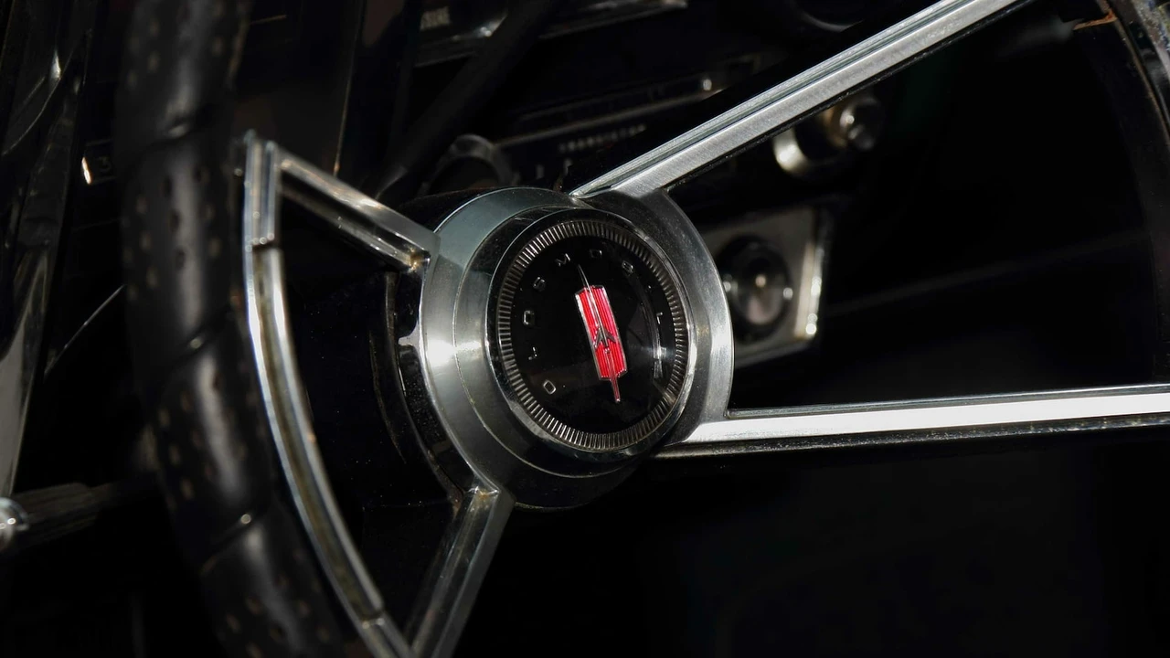 1966 Oldsmobile Toronado - Image 19 of 20