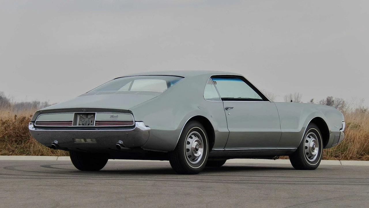 1966 Oldsmobile Toronado - Image 3 of 20