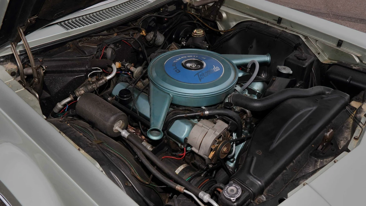 1966 Oldsmobile Toronado - Image 7 of 20
