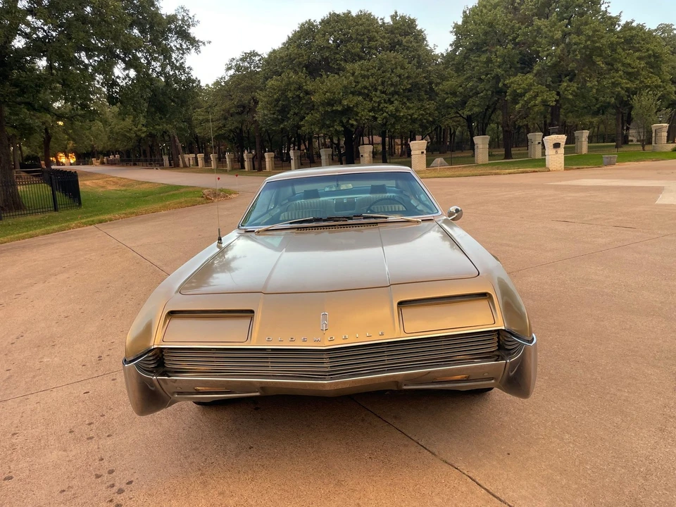 1966 Oldsmobile Toronado - Image 6 of 24