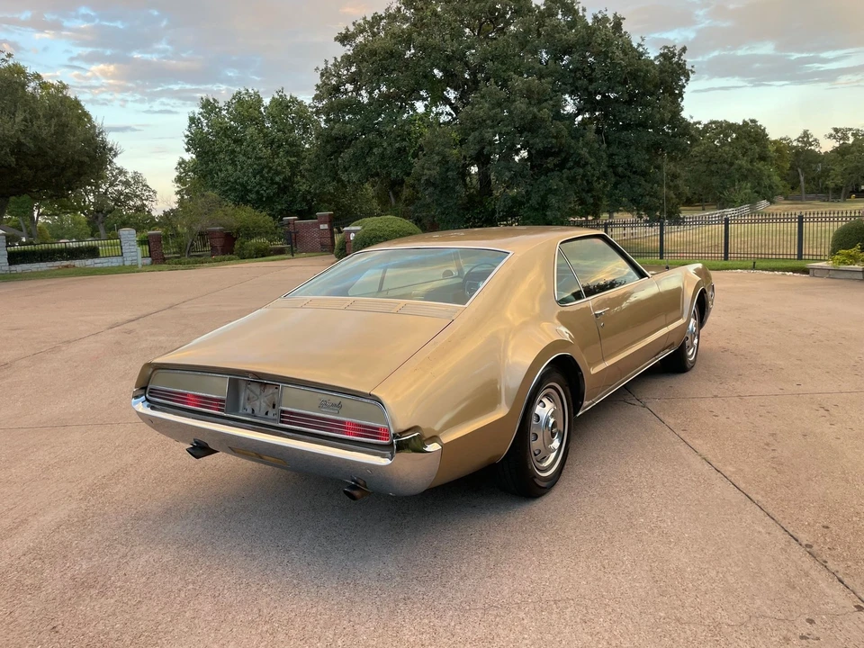 1966 Oldsmobile Toronado - Image 14 of 24