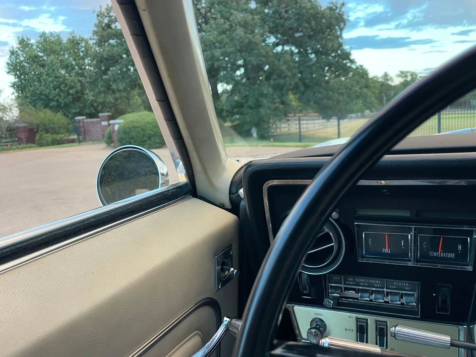 1966 Oldsmobile Toronado - Image 10 of 24