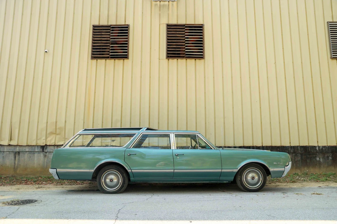 1966 Oldsmobile Vista Cruiser - Image 10 of 31